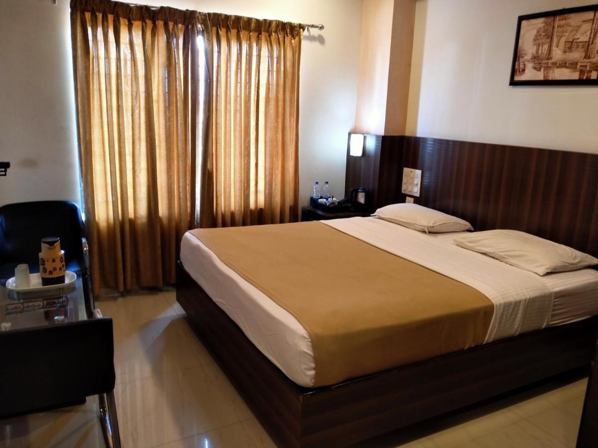 Hotel Green Park Suites Manipal Exterior foto