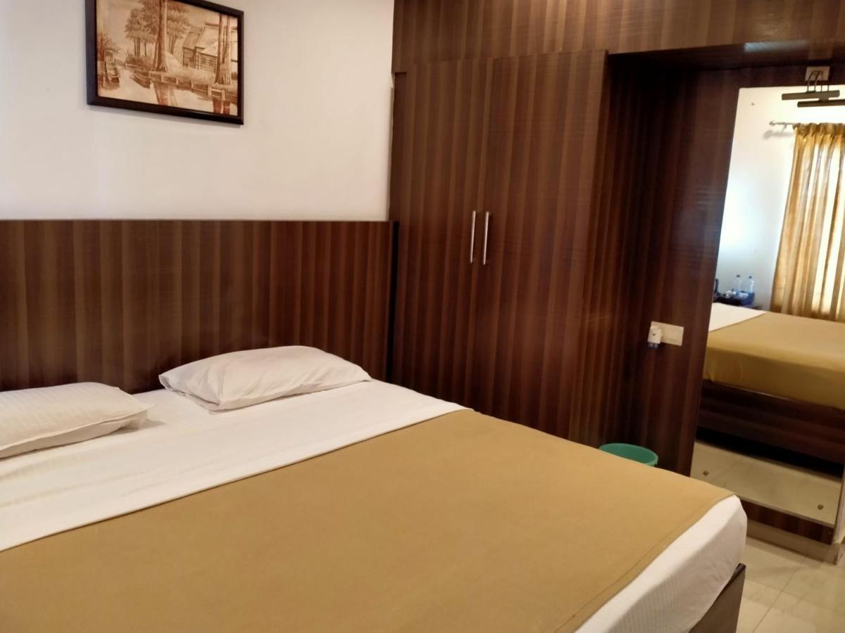 Hotel Green Park Suites Manipal Exterior foto